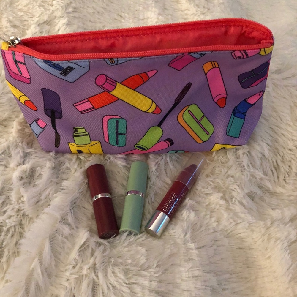 3/$10🔴NWT Clinique cosmetic bag w/3 lipsticks🔴